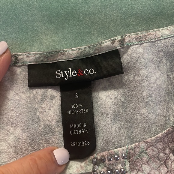 Style & Co. Blouse Women Split V-Neck Kaftan Sleeve Gems Flowy - Picture 6 of 10